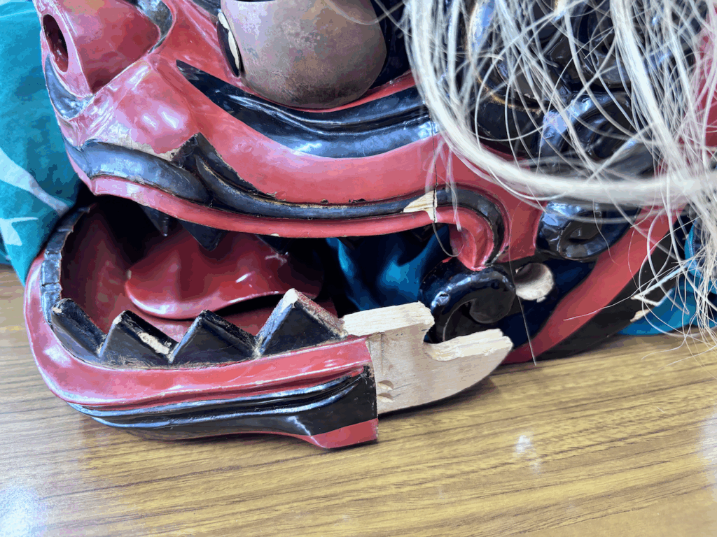 獅子頭の顎の修理の画像