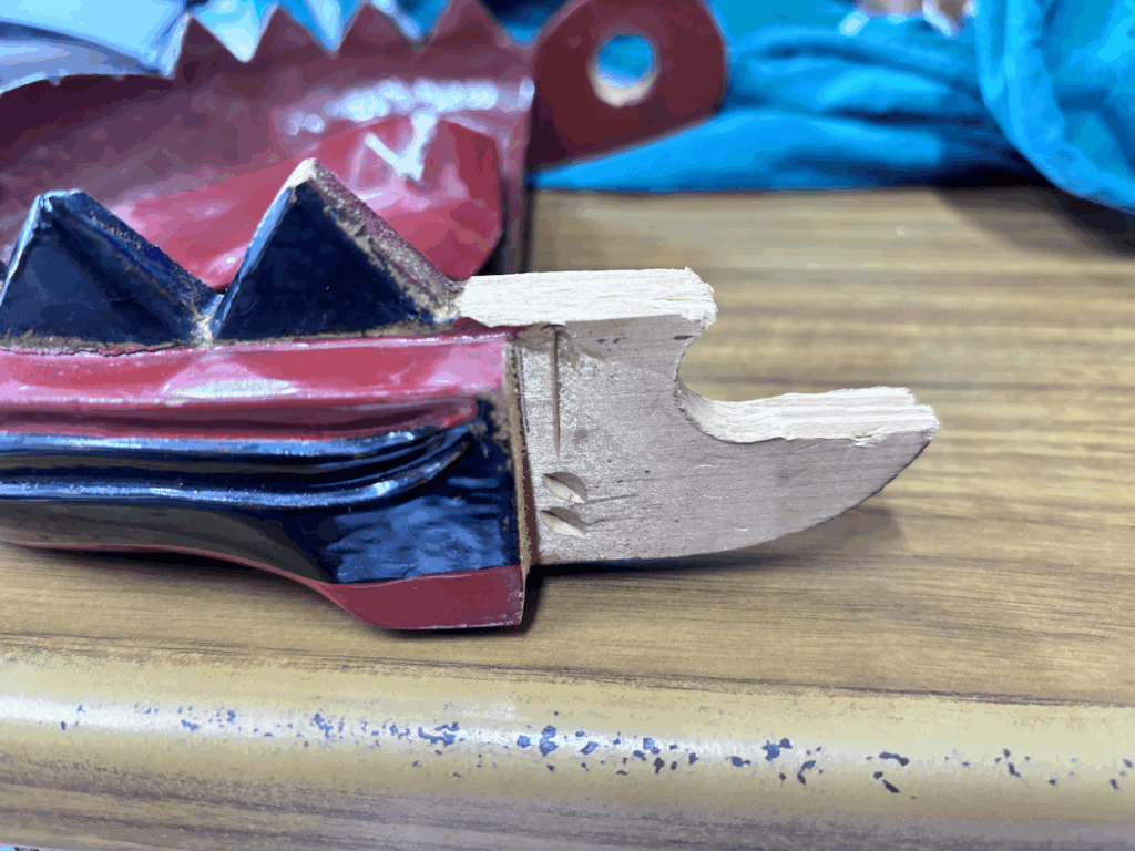 獅子頭の顎の修理の画像