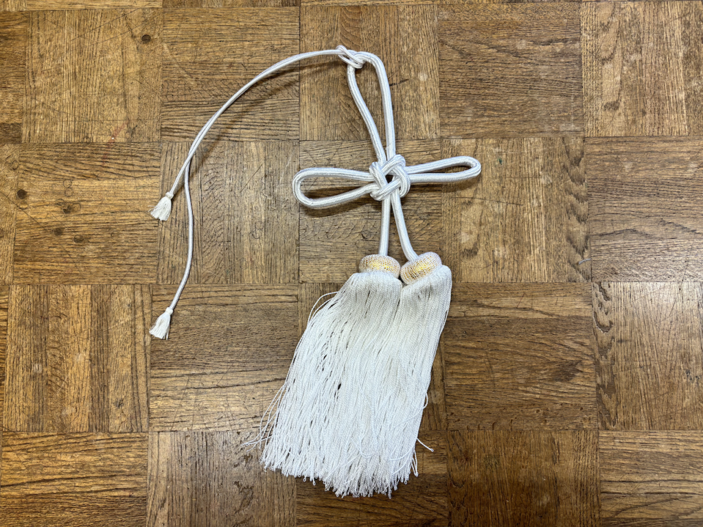 白房(幕用房、吊り房、撚り房、幕房、揚巻房、幕用縛り房)の画像